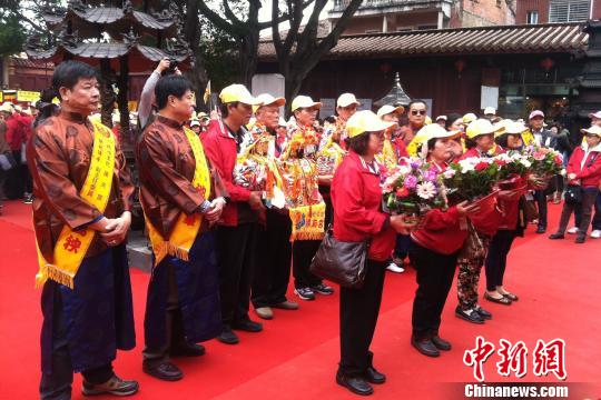 台湾一妈祖庙分灵到泉州450余台湾信众巡境进香