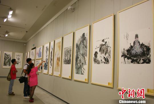 “南天情——两岸四地书画名家作品邀请展”展出