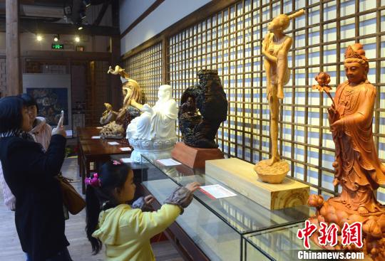 闽台联袂举办首届海峡两岸雕刻艺术大赛决赛作品展