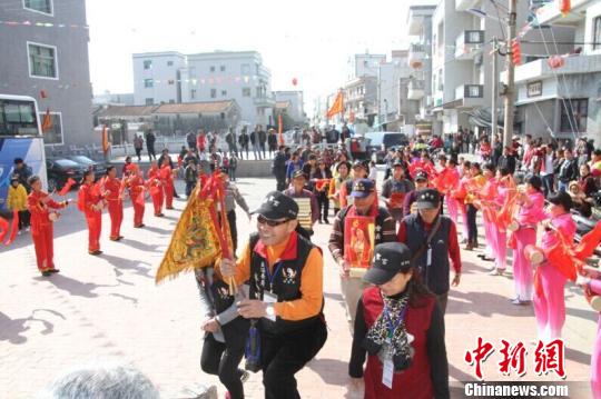 台湾40多名信众赴福建东山天后宫拜谒妈祖