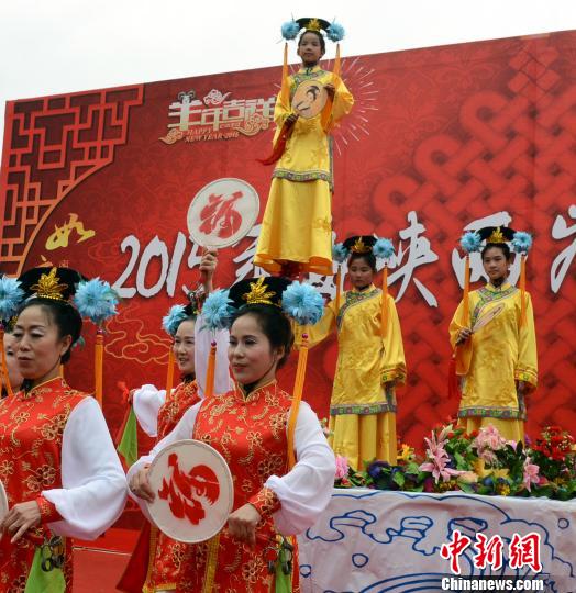 海峡两岸民俗文化节举行 台艺人盼联袂献绝艺