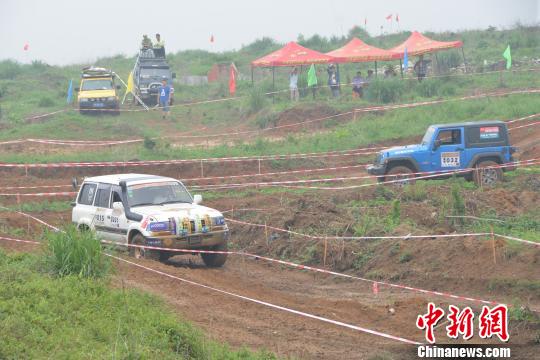 两岸四地场地汽车越野挑战赛落幕山东车手折桂