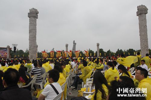 两岸同胞寻根湖北随州 共祭人文始祖炎帝