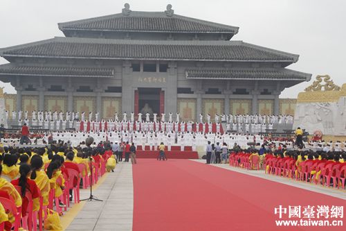 两岸同胞寻根湖北随州 共祭人文始祖炎帝