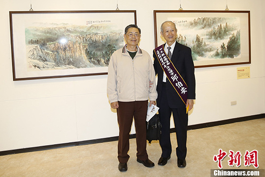 义助两岸癌童八旬画家邱伯安台北举办圆梦画展