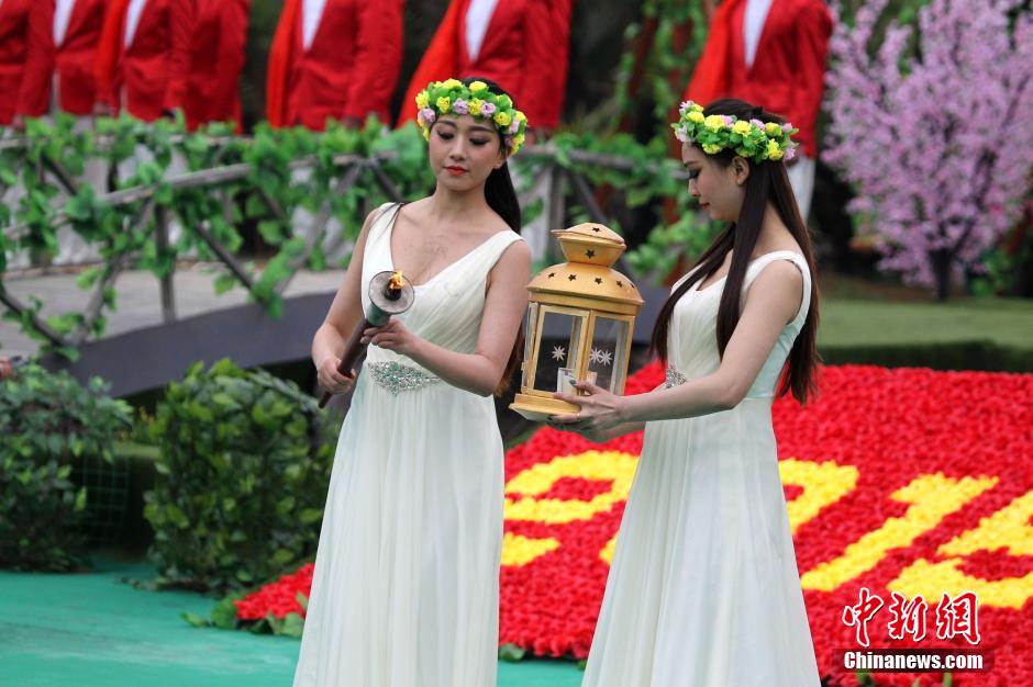 清明节美女使者穿圣洁礼服传承薪火