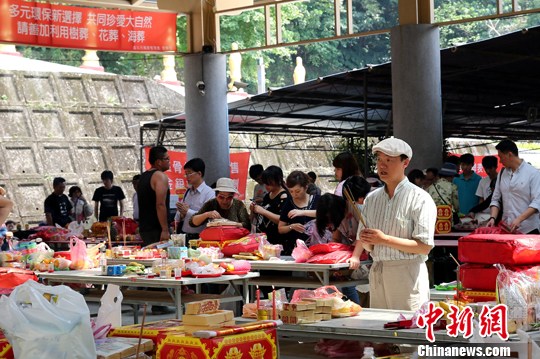 台湾写真：清明假期台湾民众去哪儿