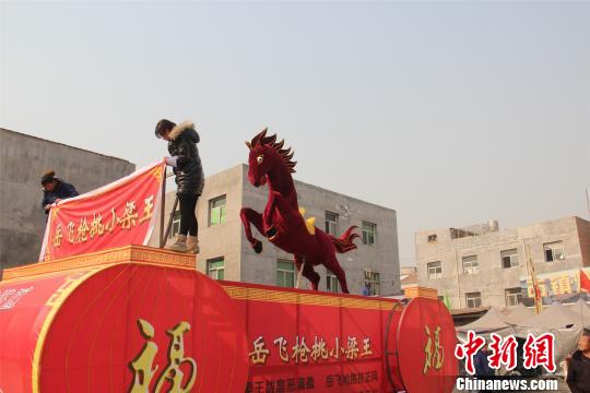 探访西安“灯笼村”：红灯笼透出浓浓“年味”