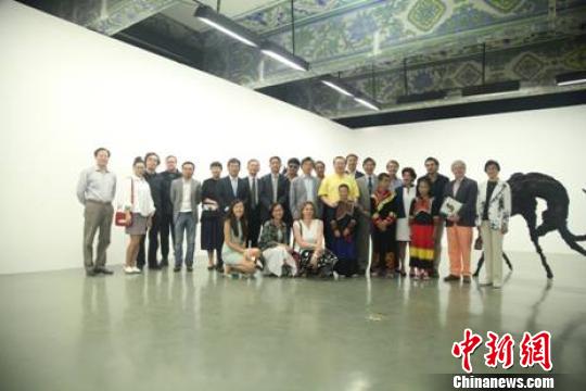 《五月羊》艺术展：大山里孩子与时尚艺术的碰撞