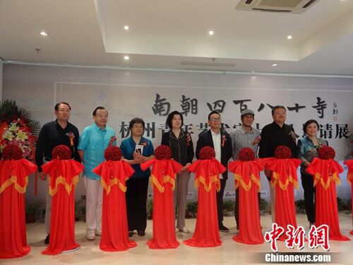 杭州青年艺术家十二人邀请展开幕百余作品亮相