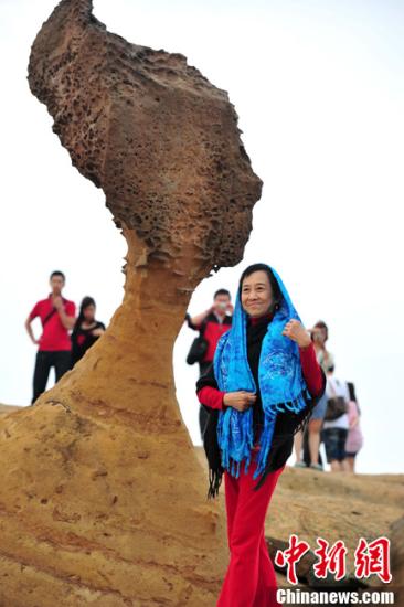 台湾抢救野柳“女王头” 护颈团队大揭密