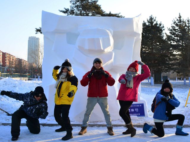 台大学生获国际大学生雪雕大赛优秀奖